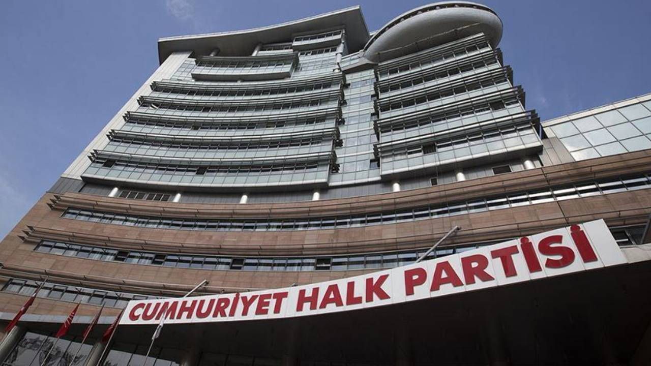 YDK toplantısı sonrası kritik karar: Berhan Şimşek ve 2 isim CHP’den ihraç edildi!