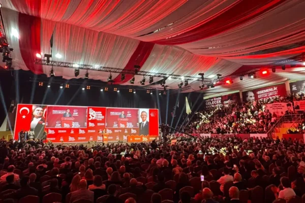 CHP 39. Olağan İstanbul İl Kongresi: Tek aday Özgü...