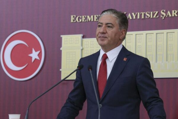 CHP’li Murat Emir’den ‘yeni part... CHP’li Murat Emir’den ‘yeni part...