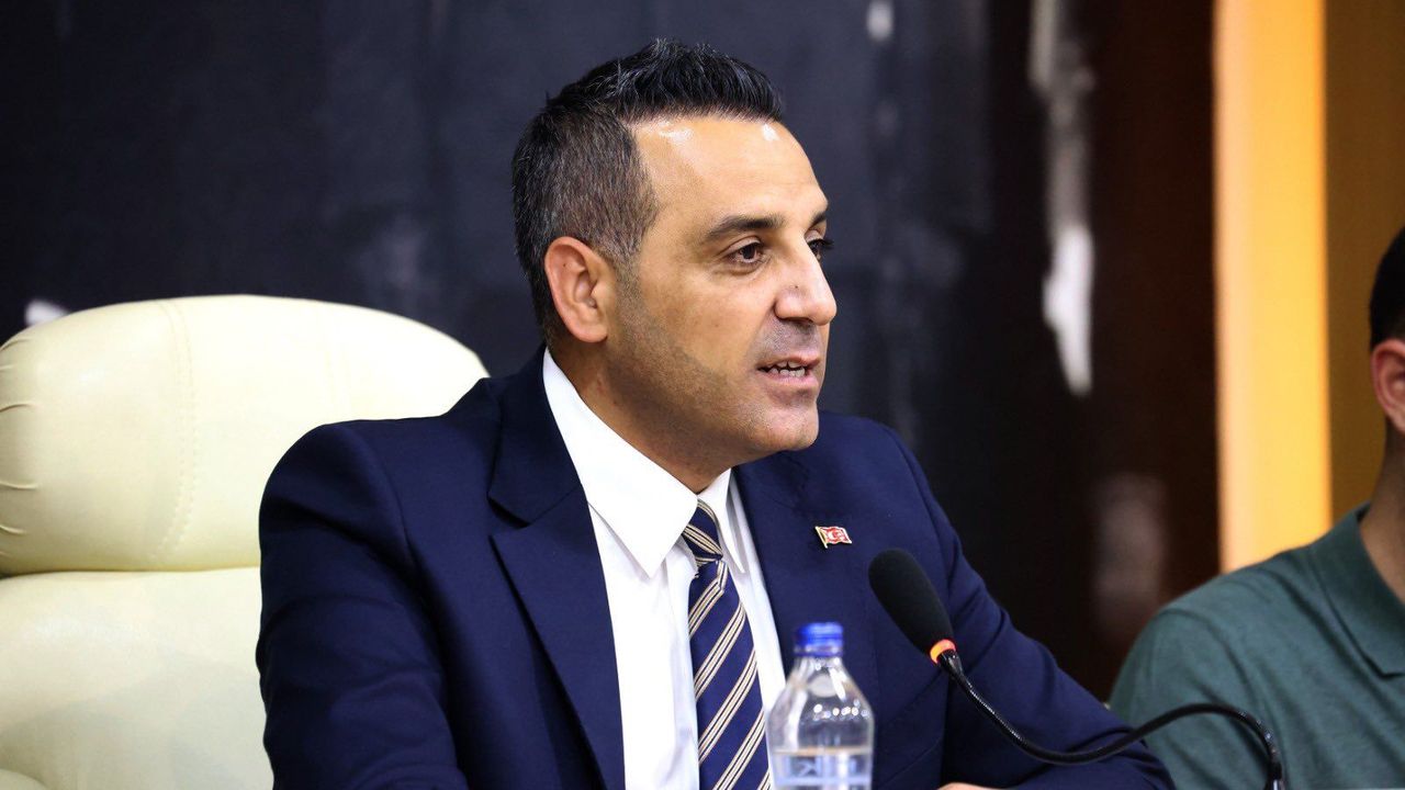 AK Partili Onur Emrah Başkan Yıldız’dan meclis üyelerine: Siz de YENİ Parti’ye geçtiniz!